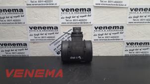 Gebruikte Luchtmassameter Opel Astra H SW (L35) 1.7 CDTi 16V Prijs € 24,99 Margeregeling aangeboden door Venema Autoparts