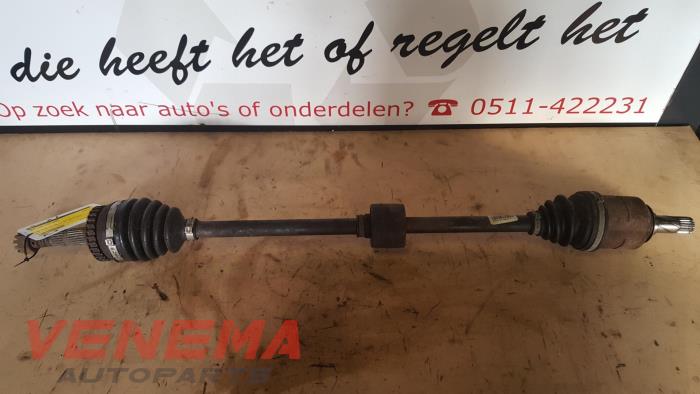 Gebruikte Aandrijfas rechts-voor Opel Tigra Twin Top 1.4 16V Prijs € 64,99 Margeregeling aangeboden door Venema Autoparts
