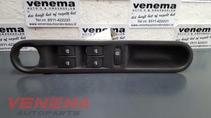 Gebruikte Elektrisch Raam Schakelaar Renault Espace (JK) Prijs op aanvraag aangeboden door Venema Autoparts