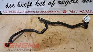 Gebruikte Koelwaterslang BMW 1 serie (E88) 118i 16V Prijs € 29,00 Margeregeling aangeboden door Venema Autoparts