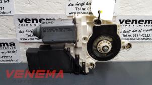 Gebruikte Motor electrisch raam Volkswagen Golf IV (1J1) 1.6 16V Prijs € 35,00 Margeregeling aangeboden door Venema Autoparts