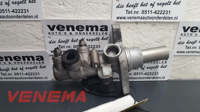 Gebruikte Hoofdremcilinder Volkswagen Passat Variant (3C5) 2.0 TDI 16V 170 Prijs € 9,99 Margeregeling aangeboden door Venema Autoparts