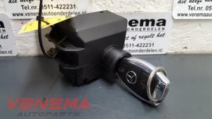 Gebruikte Sleutel + Contactslot Mercedes CLA Shooting Brake (117.9) 1.6 CLA-200 16V Prijs € 149,99 Margeregeling aangeboden door Venema Autoparts