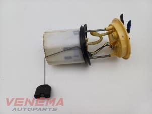 Gebruikte Tank element Pomp Volkswagen Passat Variant (3C5) 2.0 TDI 16V 170 Prijs € 49,99 Margeregeling aangeboden door Venema Autoparts