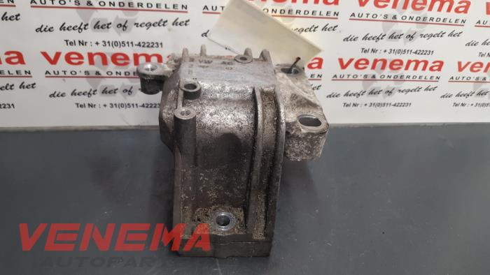 Gebruikte Motorsteun Volkswagen Passat (3C2) 2.0 TDI 16V 140 Prijs € 14,99 Margeregeling aangeboden door Venema Autoparts