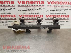 Gebruikte Injector brug Volkswagen Up! (121) 1.0 12V 60 Prijs € 49,99 Margeregeling aangeboden door Venema Autoparts