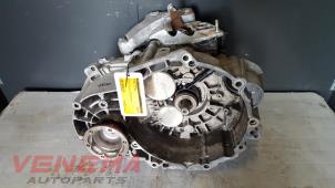 Gebruikte Versnellingsbak Volkswagen Golf V (1K1) 2.0 TDI DPF Prijs € 199,99 Margeregeling aangeboden door Venema Autoparts