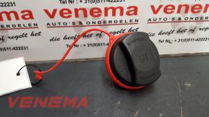 Gebruikte Tankdop Opel Corsa D 1.3 CDTi 16V ecoFLEX Prijs € 9,00 Margeregeling aangeboden door Venema Autoparts