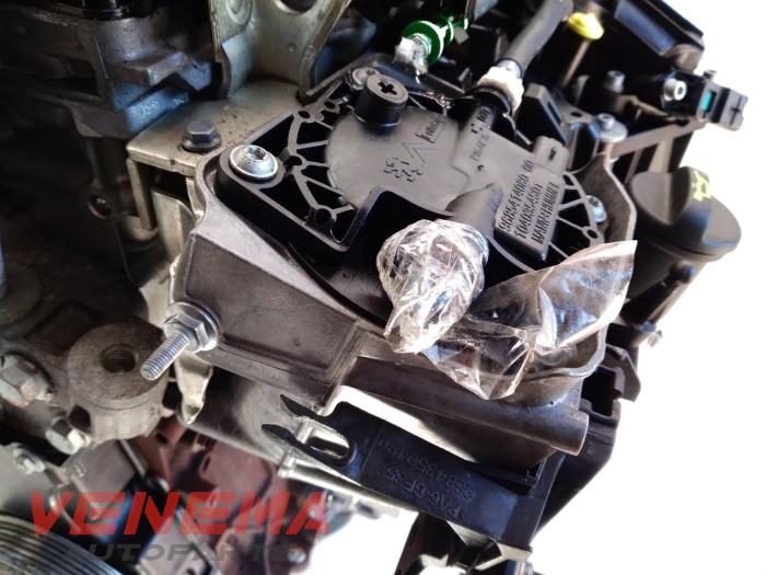 Motor van een Ford S-Max (GBW) 2.0 TDCi 16V 140 2014