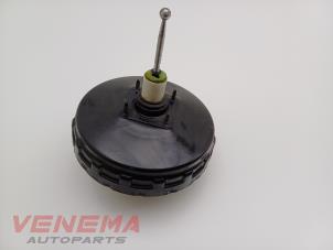 Gebruikte Rembooster Volkswagen Transporter T5 2.5 TDi Prijs € 34,99 Margeregeling aangeboden door Venema Autoparts