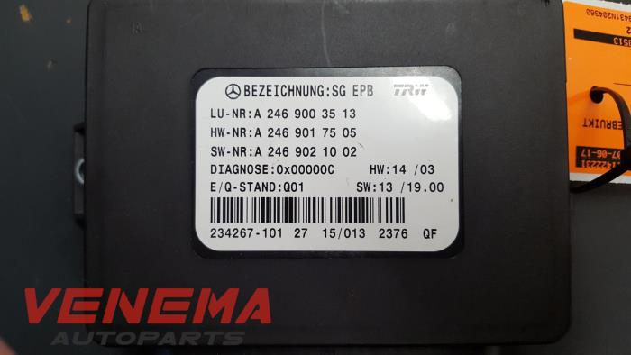 Handrem Module van een Mercedes-Benz CLA Shooting Brake (117.9) 1.6 CLA-200 16V 2015