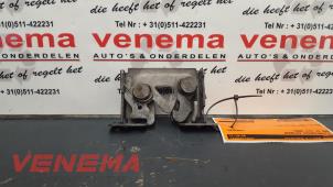 Gebruikte Slotmechaniek Motorkap BMW X3 (E83) 3.0d 24V Prijs € 20,00 Margeregeling aangeboden door Venema Autoparts