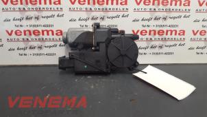 Gebruikte Motor electrisch raam Opel Corsa C (F08/68) 1.2 16V Twin Port Prijs € 40,00 Margeregeling aangeboden door Venema Autoparts