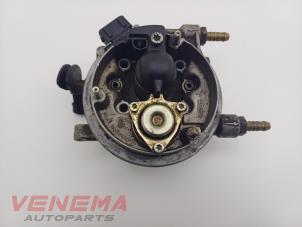 Gebruikte Gasklephuis Volkswagen Polo III (6N1) 1.0i 45 Prijs € 24,99 Margeregeling aangeboden door Venema Autoparts