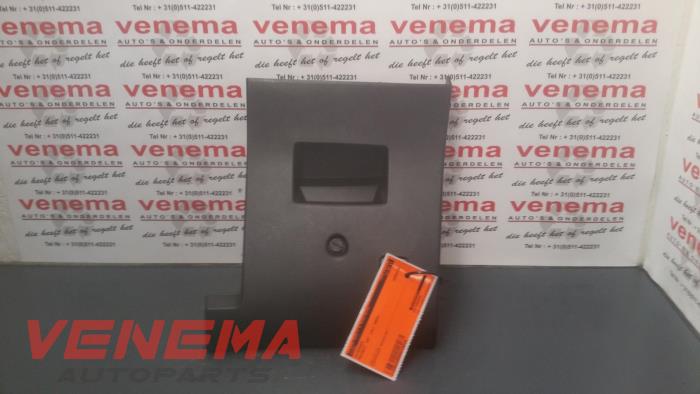 Gebruikte Diversen Peugeot 307 CC (3B) 2.0 16V Prijs op aanvraag aangeboden door Venema Autoparts