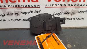 Gebruikte Kachelklep Motor BMW 3 serie Touring (E91) 318d 16V Prijs € 9,99 Margeregeling aangeboden door Venema Autoparts