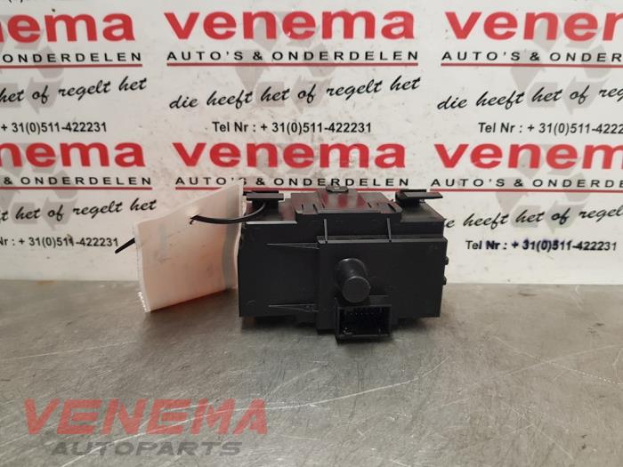 Licht Schakelaar van een BMW 1 serie (E81) 116i 2.0 16V 2010