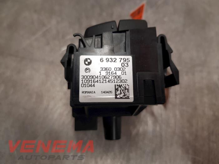Licht Schakelaar van een BMW 1 serie (E81) 116i 2.0 16V 2010