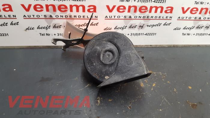 Claxon van een Opel Vectra C GTS 1.9 CDTI 16V 2008