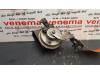 Claxon van een Opel Vectra C GTS 1.9 CDTI 16V 2008