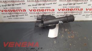 Gebruikte Thermostaathuis Volkswagen Transporter T5 1.9 TDi Prijs € 20,00 Margeregeling aangeboden door Venema Autoparts