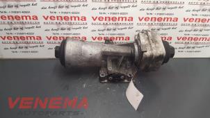 Gebruikte Oliefilterhuis Volkswagen Transporter T5 1.9 TDi Prijs € 50,00 Margeregeling aangeboden door Venema Autoparts