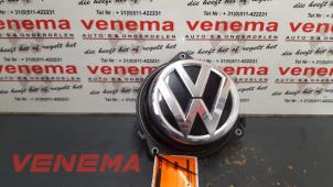 Gebruikte Handgreep Achterklep Volkswagen Golf VII (AUA) 2.0 TDI 16V Prijs € 60,00 Margeregeling aangeboden door Venema Autoparts
