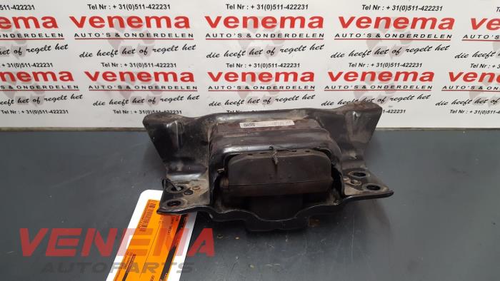 Gebruikte Motorrubber Volkswagen Golf VII (AUA) 2.0 TDI 16V Prijs € 50,00 Margeregeling aangeboden door Venema Autoparts
