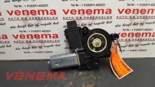 Gebruikte Motor electrisch raam Opel Corsa D 1.3 CDTi 16V ecoFLEX Prijs € 24,99 Margeregeling aangeboden door Venema Autoparts
