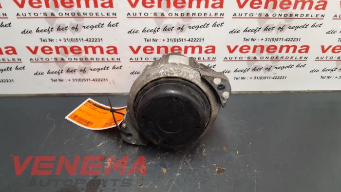 Gebruikte Motorsteun BMW 3 serie (E90) 320d 16V Prijs € 14,99 Margeregeling aangeboden door Venema Autoparts