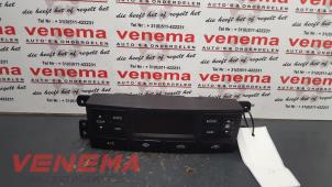 Gebruikte Climatronic Paneel Kia Sorento I (JC) 2.5 CRDi 16V Prijs € 74,95 Margeregeling aangeboden door Venema Autoparts