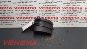Gebruikte Luchtmassameter BMW 3 serie (E46/4) 320d 16V Prijs € 40,00 Margeregeling aangeboden door Venema Autoparts