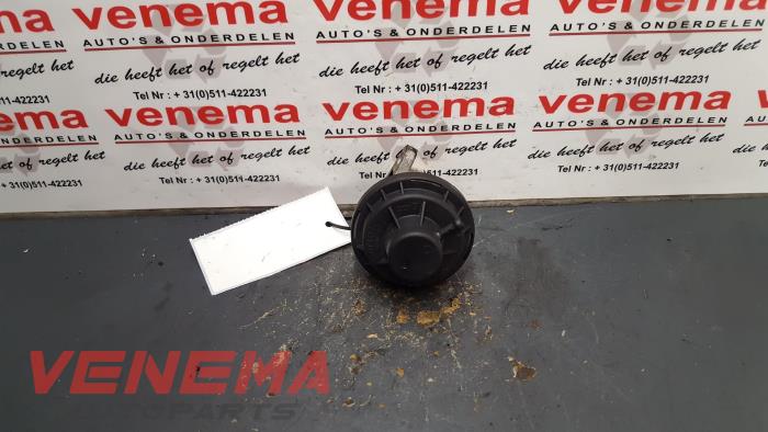 Gebruikte Uitlaat gasklep (EGR) Volkswagen Caddy III (2KA,2KH,2CA,2CH) 2.0 SDI Prijs € 49,99 Margeregeling aangeboden door Venema Autoparts