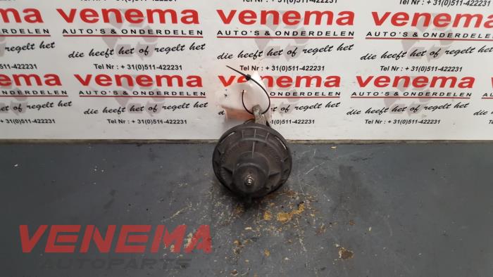 Gebruikte Uitlaat gasklep (EGR) Volkswagen Caddy III (2KA,2KH,2CA,2CH) 2.0 SDI Prijs € 14,99 Margeregeling aangeboden door Venema Autoparts