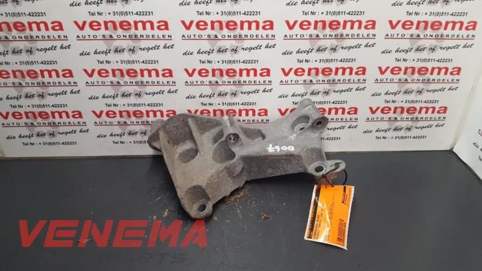 Gebruikte Dynamosteun boven Renault Kangoo Express (FW) 1.5 dCi 90 FAP Prijs € 40,00 Margeregeling aangeboden door Venema Autoparts