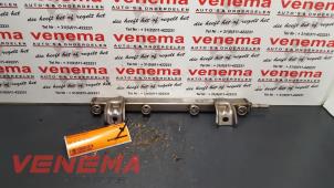 Gebruikte Injector brug Ford Focus 2 2.0 16V Prijs € 40,00 Margeregeling aangeboden door Venema Autoparts