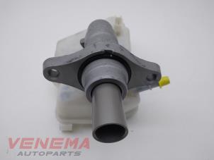 Gebruikte Hoofdremcilinder Ford Fiesta 5 (JD/JH) 1.4 TDCi Prijs € 24,99 Margeregeling aangeboden door Venema Autoparts