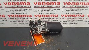 Gebruikte Ruitenwissermotor voor Renault Megane Break/Grandtour (KA) 1.9 dTi Prijs € 19,99 Margeregeling aangeboden door Venema Autoparts