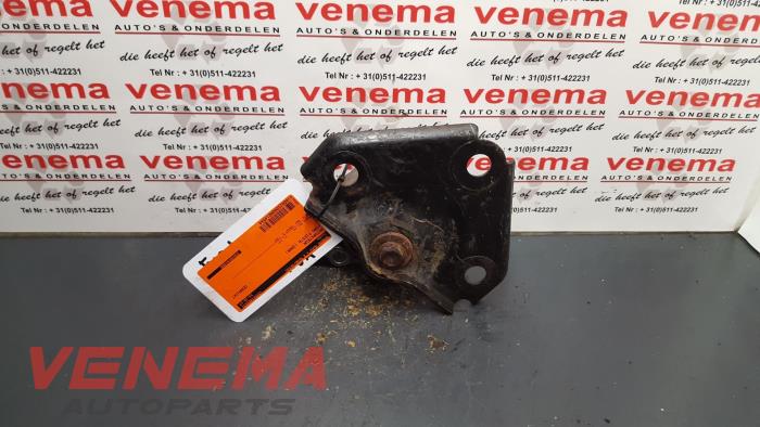 Gebruikte Motorrubber Ford Fiesta 5 (JD/JH) 1.3 Prijs € 19,99 Margeregeling aangeboden door Venema Autoparts