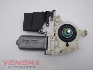 Gebruikte Portierruitmotor Volkswagen Golf V (1K1) 1.9 TDI Prijs € 19,99 Margeregeling aangeboden door Venema Autoparts