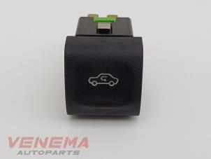 Gebruikte Schakelaar Opel Vectra B (36) 1.8 16V Ecotec Prijs € 9,99 Margeregeling aangeboden door Venema Autoparts