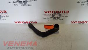 Gebruikte Radiateurslang Opel Astra H (L48) 1.7 CDTi 16V Prijs € 10,00 Margeregeling aangeboden door Venema Autoparts