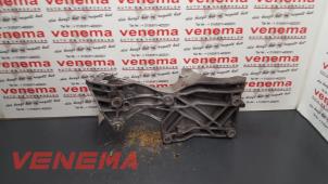 Dynamosteun boven van een Volkswagen Polo IV (9N1/2/3) 1.4 TDI 70 2007