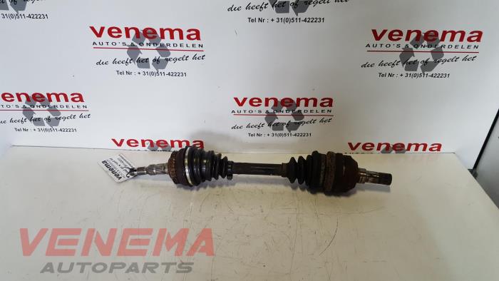 Gebruikte Steekas links-voor Opel Vectra B (36) 1.8 16V Ecotec Prijs € 18,99 Margeregeling aangeboden door Venema Autoparts