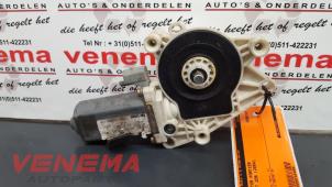 Gebruikte Motor electrisch raam Peugeot 206 CC (2D) 2.0 16V Prijs € 60,00 Margeregeling aangeboden door Venema Autoparts