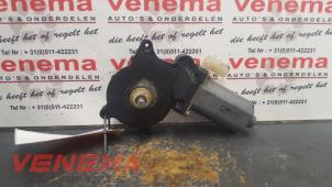Gebruikte Raammotor Portier BMW 3 serie (E46/4) 320d 16V Prijs € 25,00 Margeregeling aangeboden door Venema Autoparts