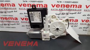 Gebruikte Motor electrisch raam Volvo V50 (MW) 1.6 D 16V Prijs € 40,00 Margeregeling aangeboden door Venema Autoparts