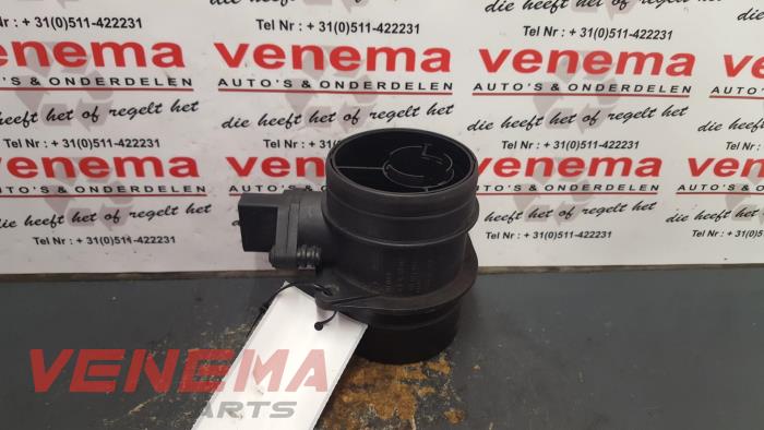 Luchtmassameter van een Volkswagen Passat Variant (3C5) 2.0 TDI 140 2008