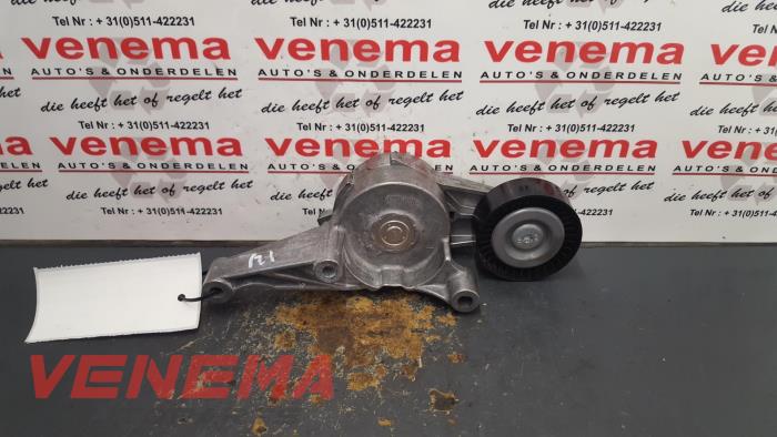 Spanrol Multiriem van een Volkswagen Passat Variant (3C5) 2.0 TDI 140 2008