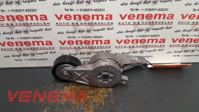 Spanrol Multiriem van een Volkswagen Passat Variant (3C5) 2.0 TDI 140 2008